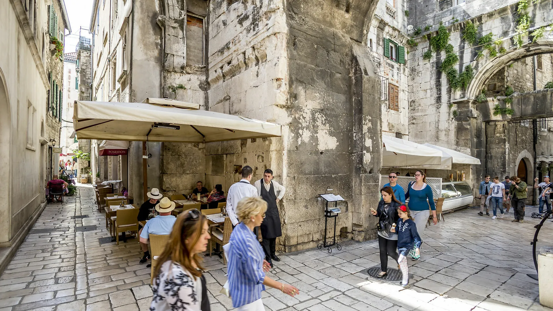 Centro Di Centri Rooms Split Gasthof